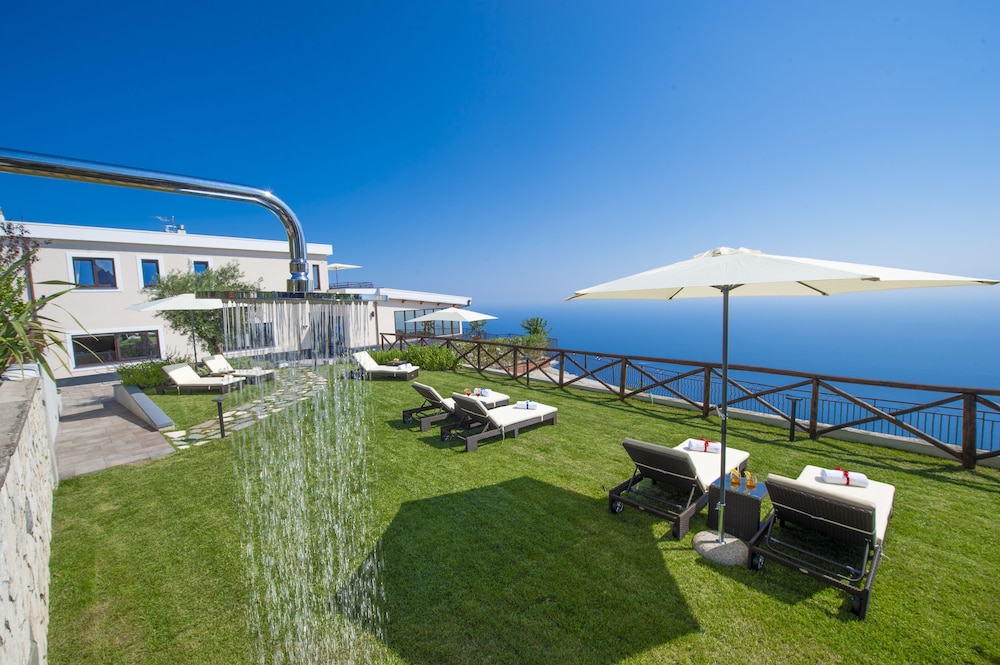 Villa Paradise Resort 34/50