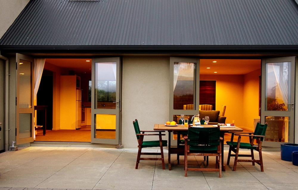 Vintners Retreat 1/50