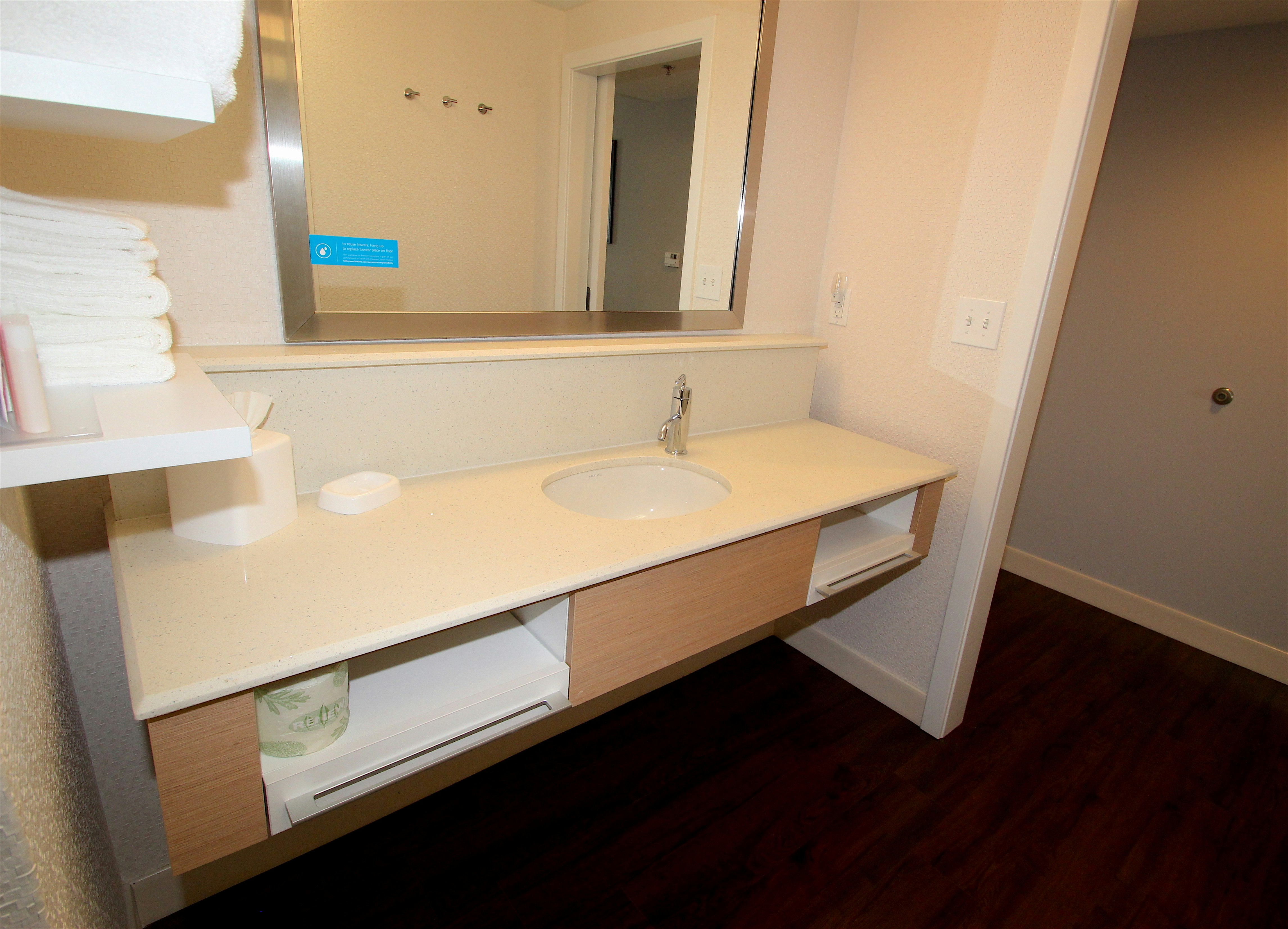 Hampton Inn Suffolk 52/53