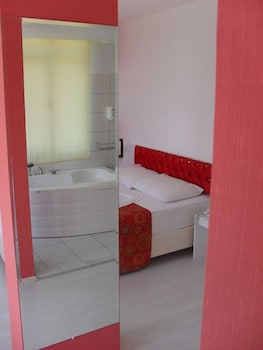 Lucky Monkey Hotel 31/50
