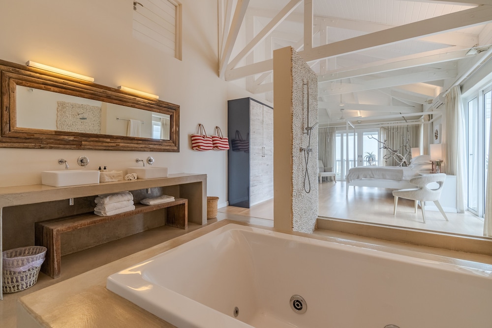 Sea Five Boutique Hotel 59/61