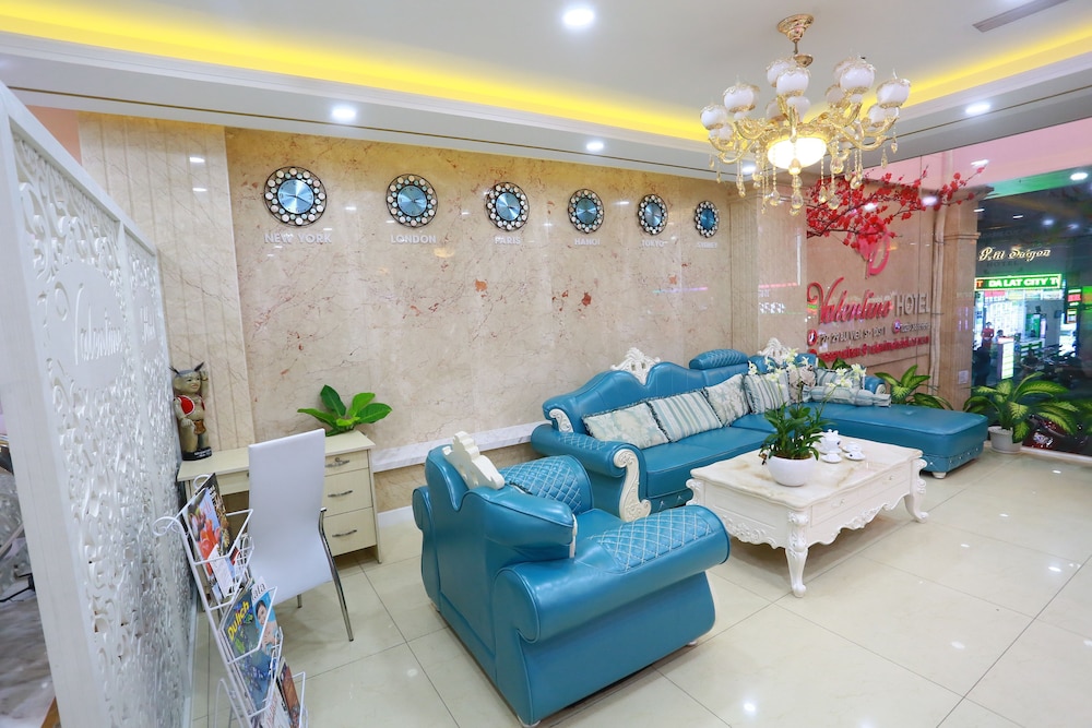 Valentine Hotel 37/50