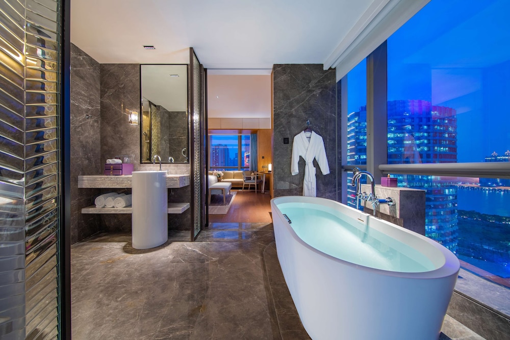 Conrad Guangzhou 24/47