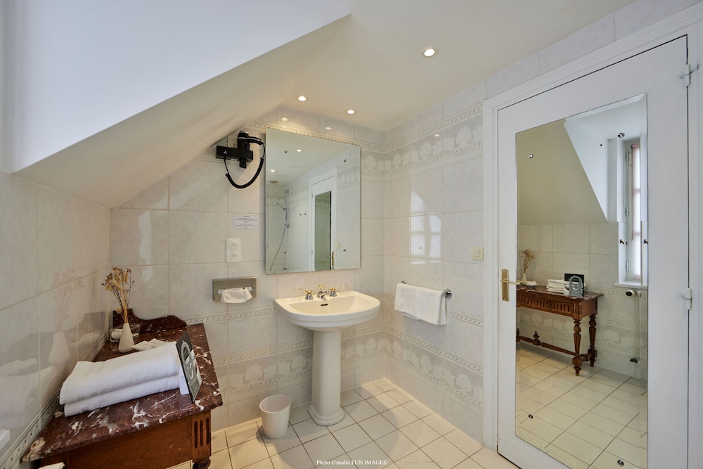 L'AUBERGE BRETONNE 43/50