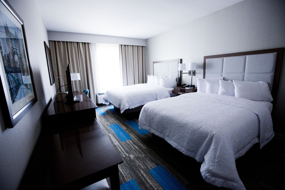 Hampton Inn Blue Ash Cincinnati Oh 14/35