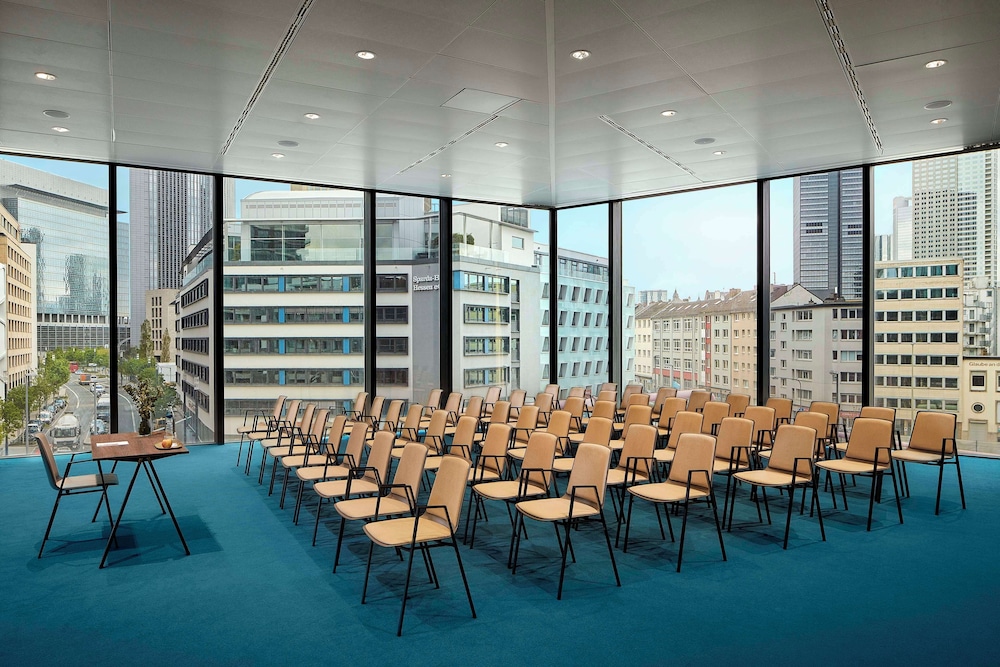 NH Collection Frankfurt Spin Tower 38/50