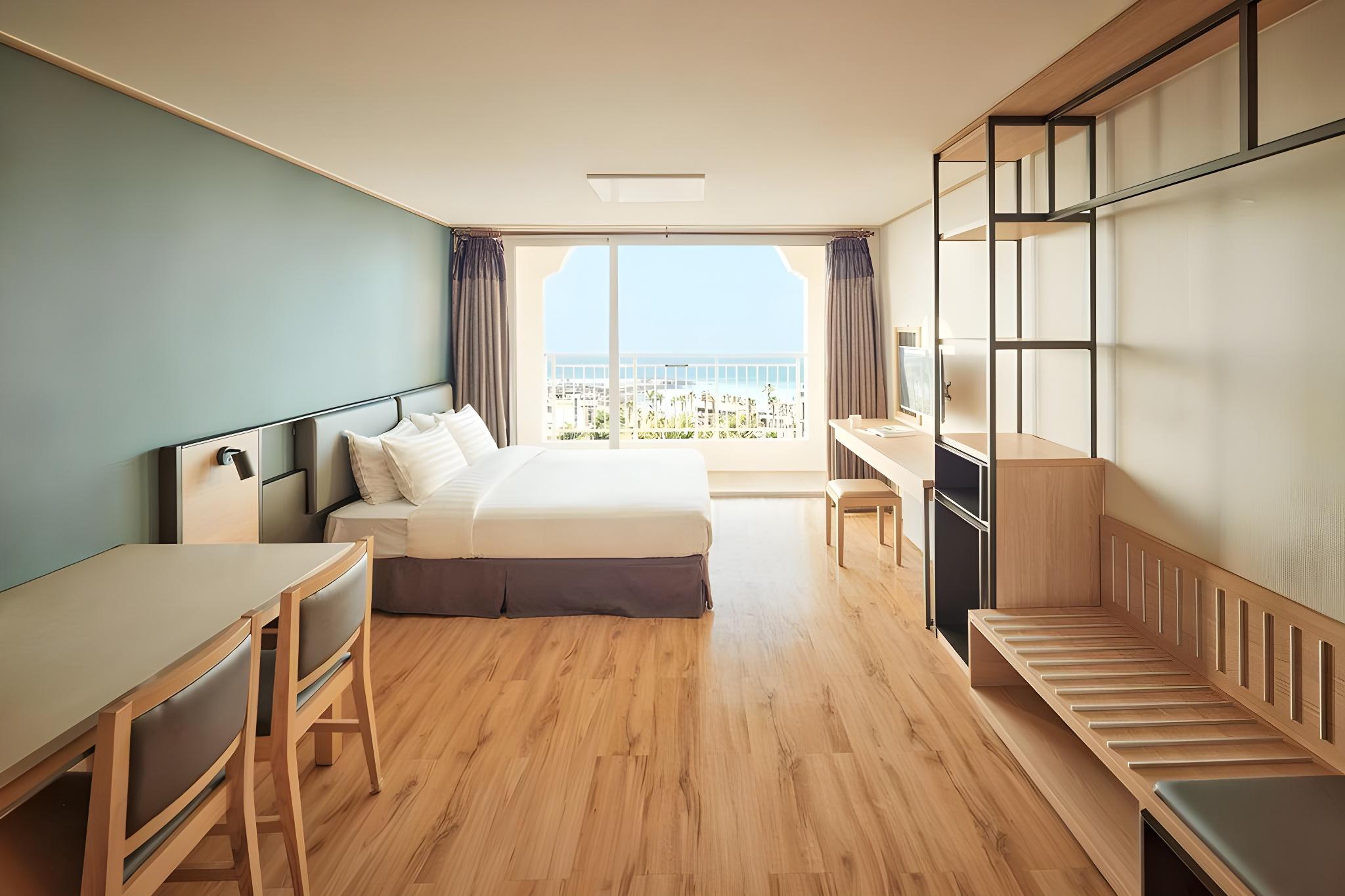 Hello, Family, Double Bed, Kitchen