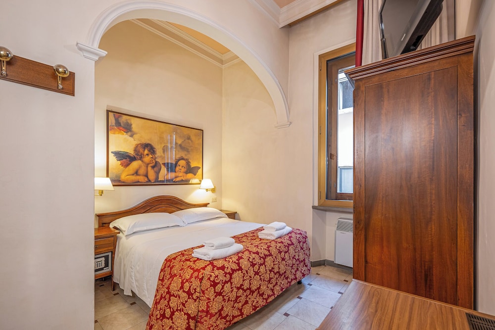 ROOM, DOUBLE BED, EXTERNAL BATHROOM