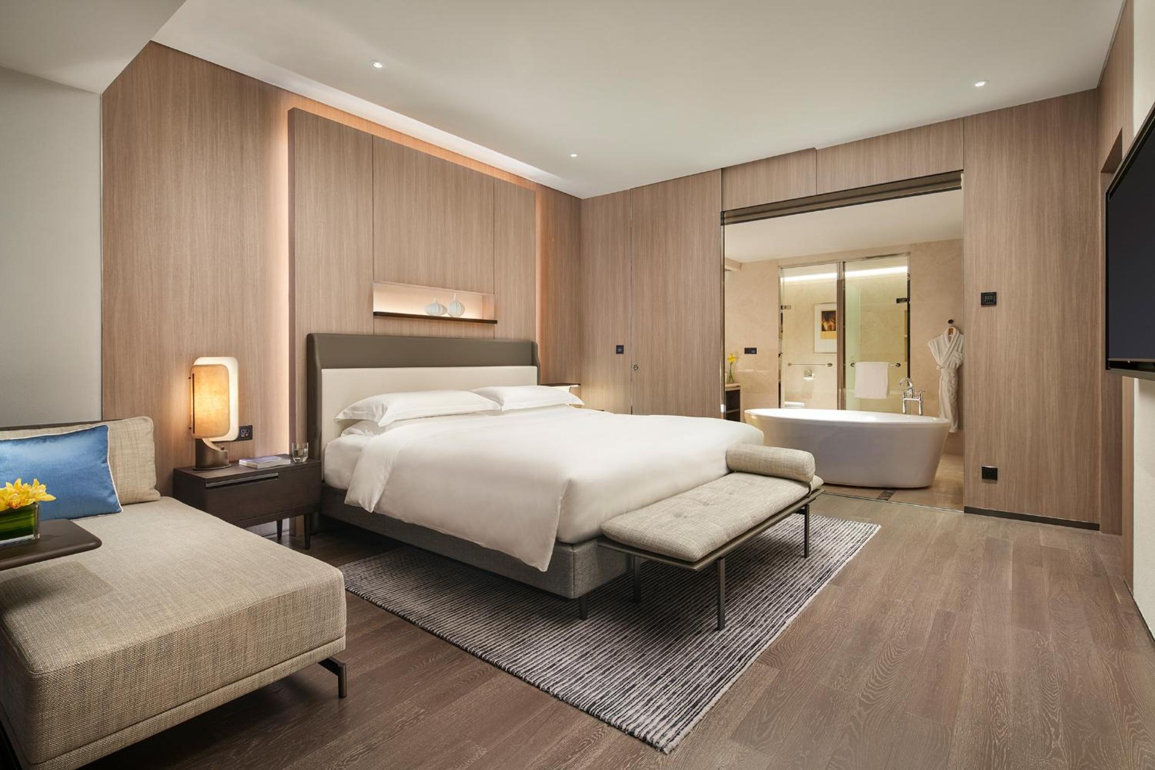 1 Bedroom, Suite, King Bed, Ocean View