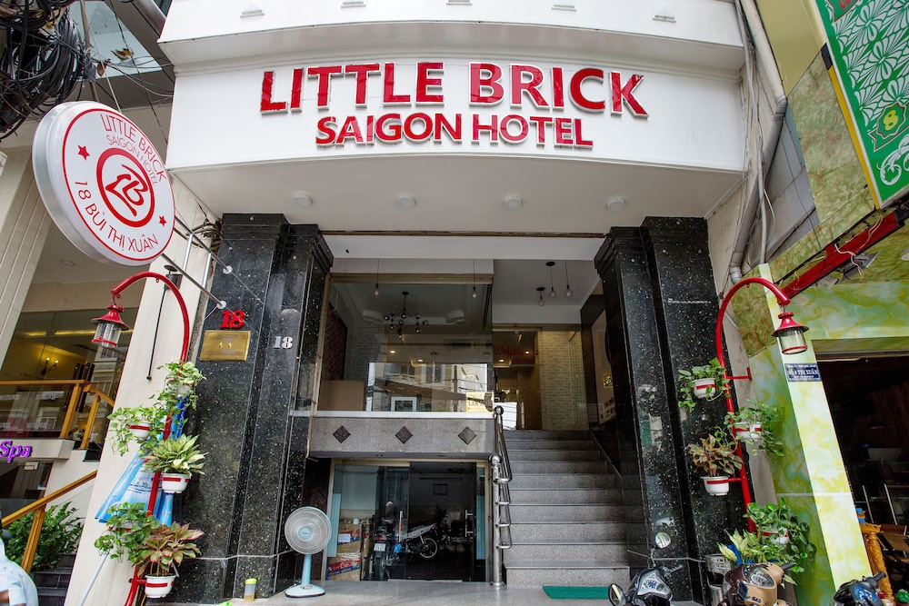 Little Brick Saigon Hotel 2/45