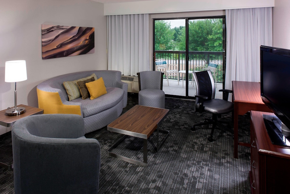 Courtyard Wichita East 29/45