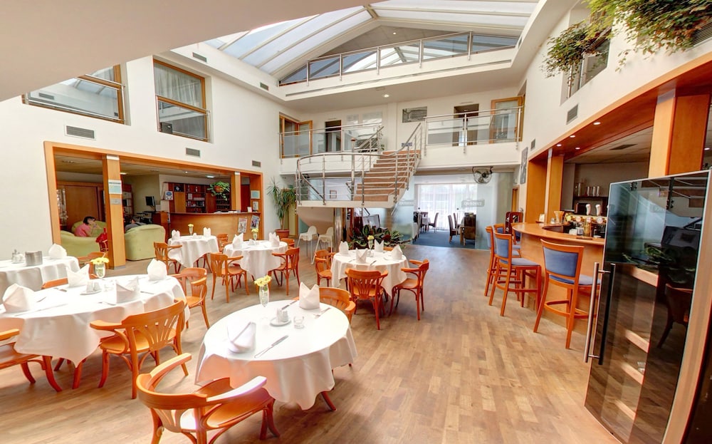 Hotel Atrium 59/73