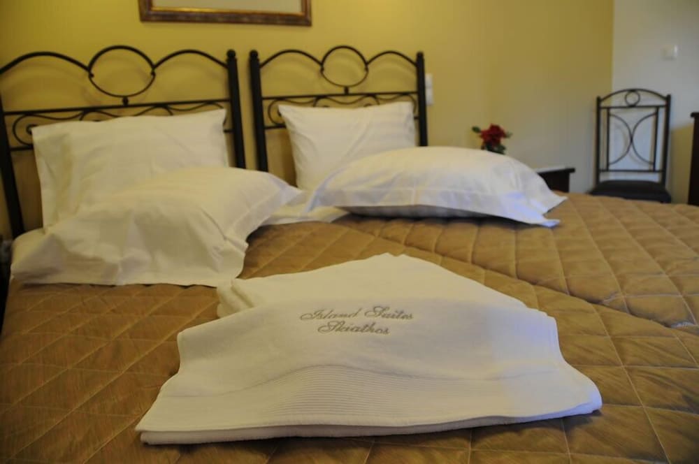 SKIATHOS ISLAND SUITES 20/50