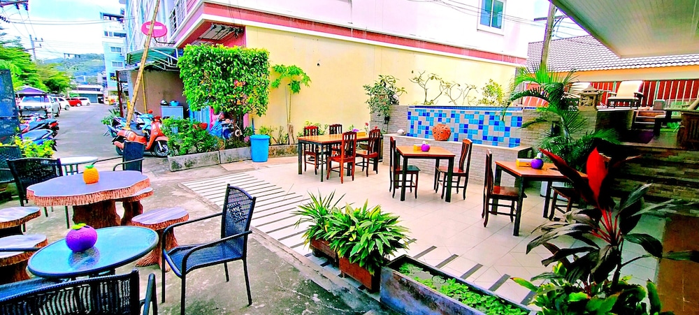 Green Harbor Hotel And Service Apartment 46/67