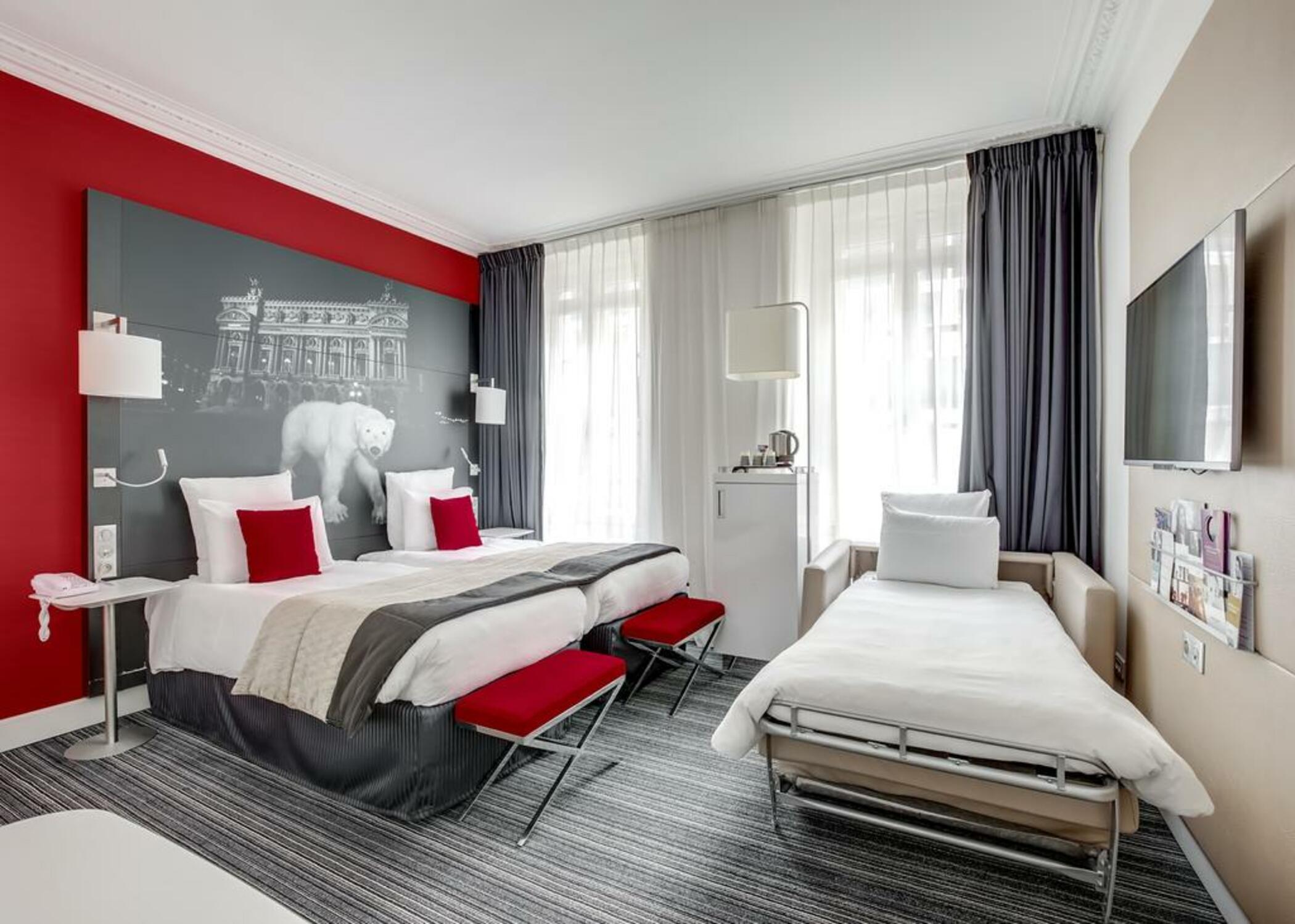 SUPERIOR, TWIN BEDS, SOFA