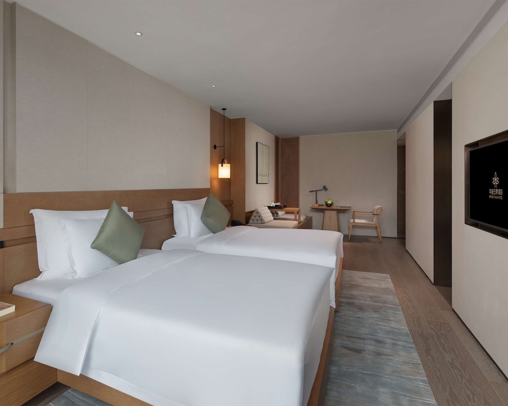 Deluxe, Twin Beds