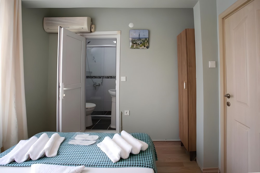 غرفة قياسية بسرير مزدوج، Sofia Corner Hotel 3/6