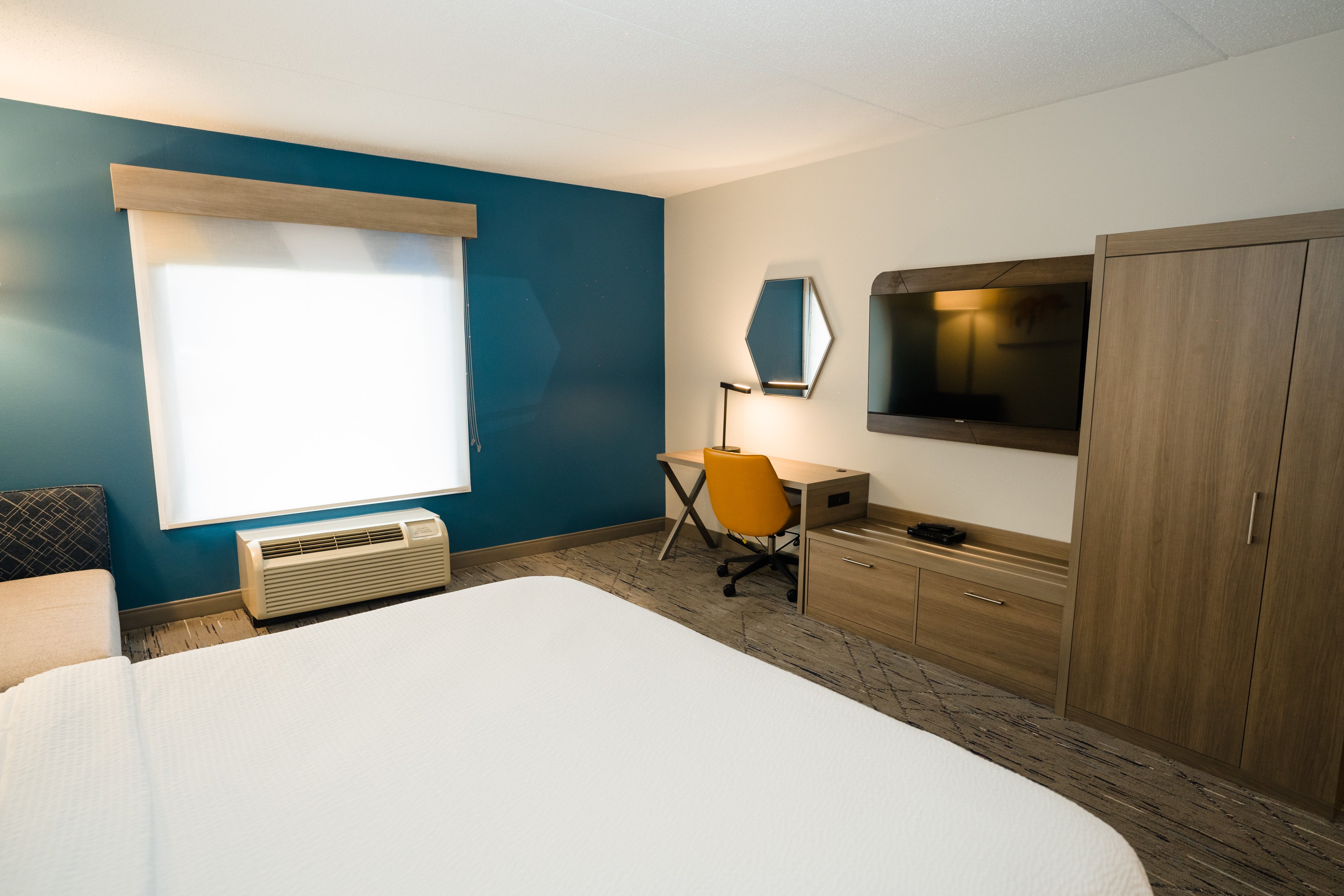 Holiday Inn Express Hotel Suites Kodak East Sevierville 34/64
