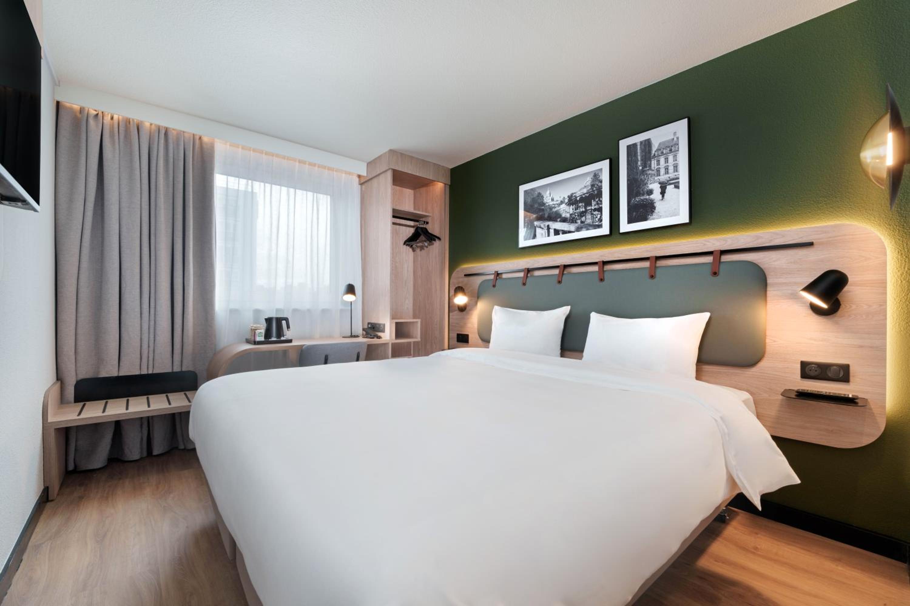 Room, Double Bed
