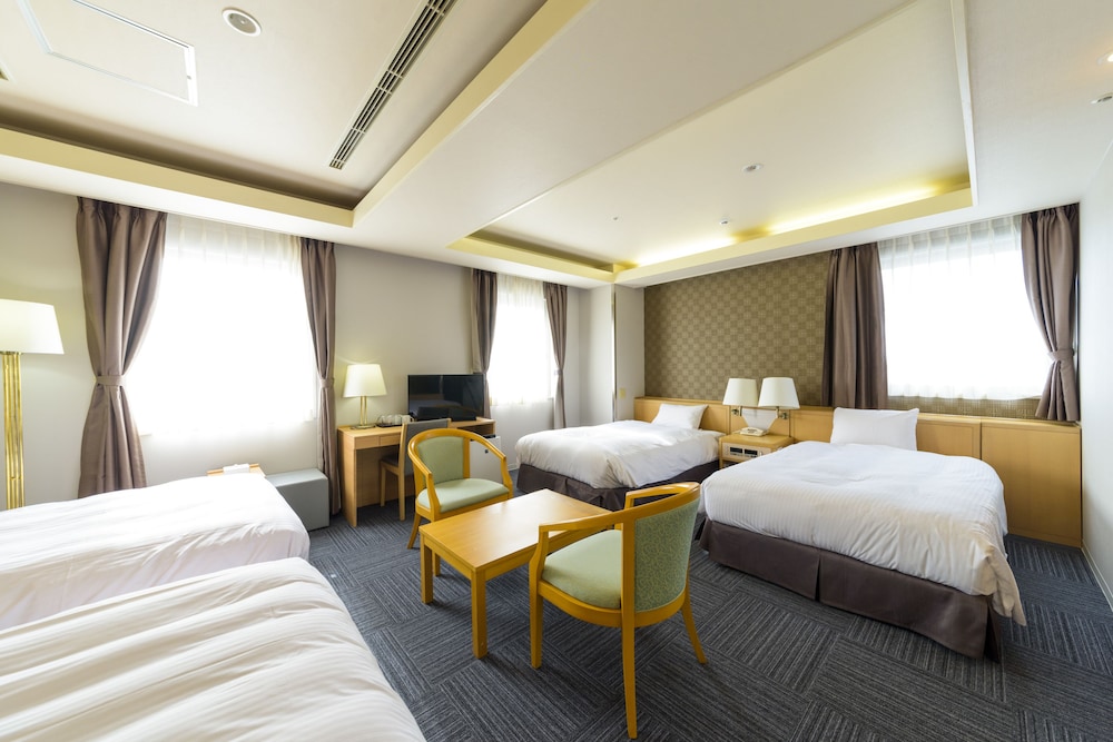 Surestay Plus Hotel By Best Western Shin-Osaka 18/45