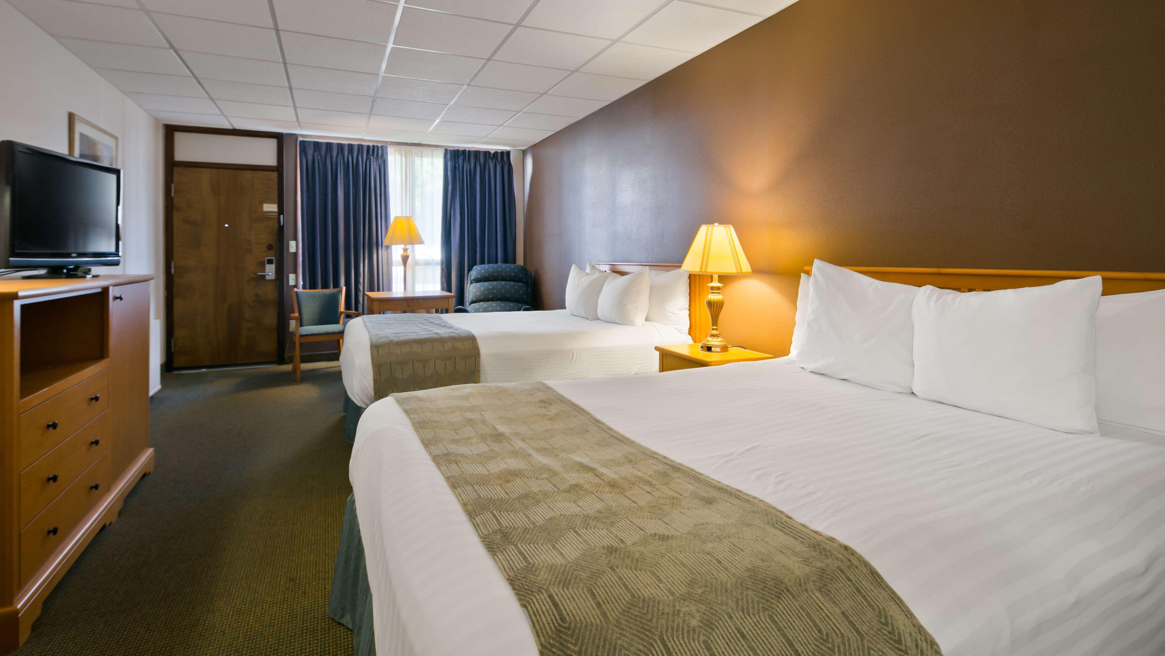 Room, 2 Queen Beds, Exterior Entrance