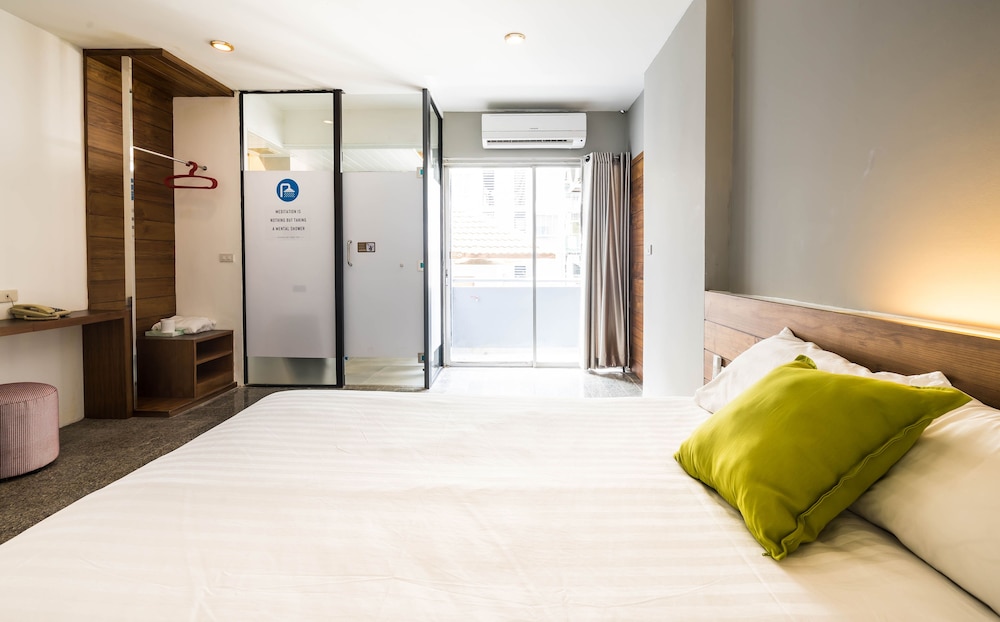 Nice Hotel Ratchada 11/40