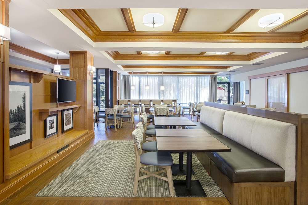Hampton Inn Middletown 34/48
