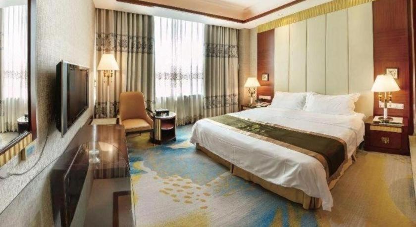 Yijian Haoting Holiday Hotel 15/46