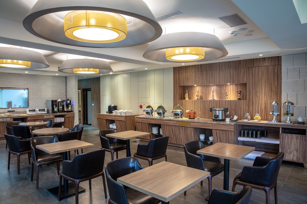 Friend Hotel Yoyo 53/67