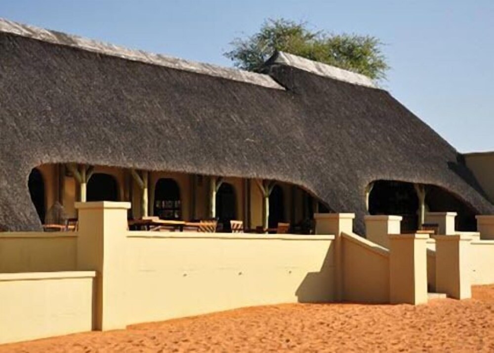 Intu Africa-Zebra Kalahari Lodge 48/52