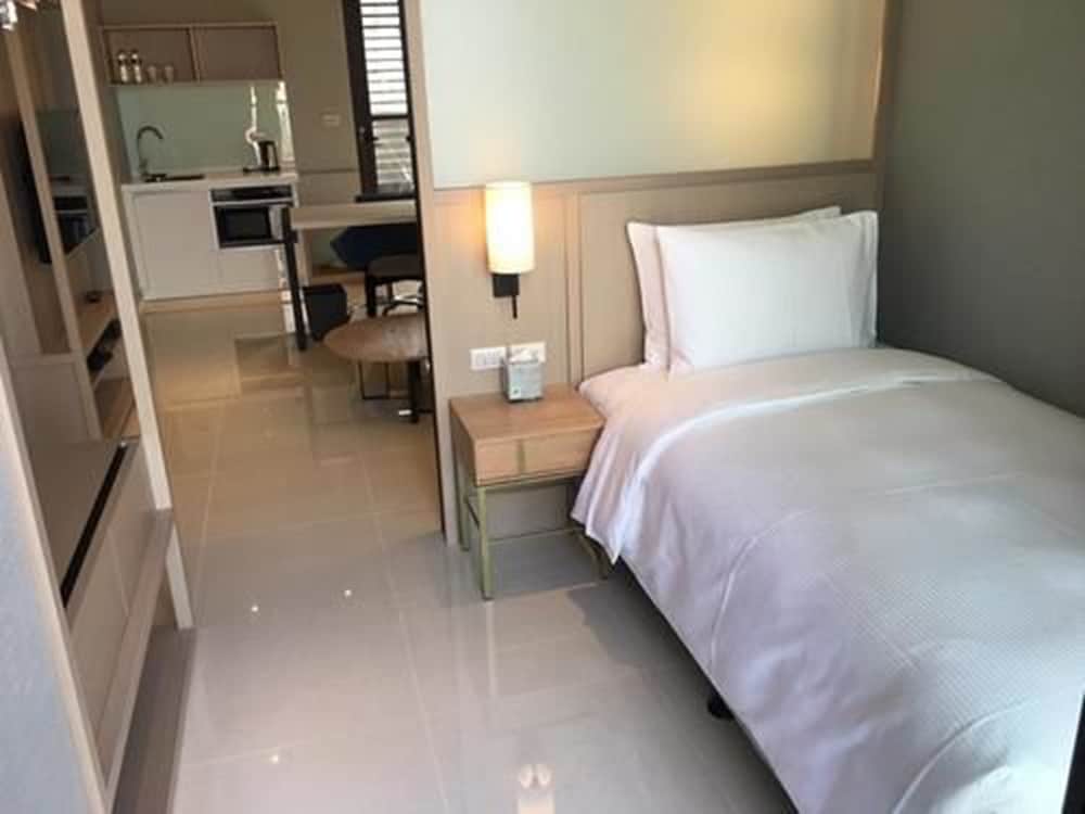 Jolley Hotel 29/71