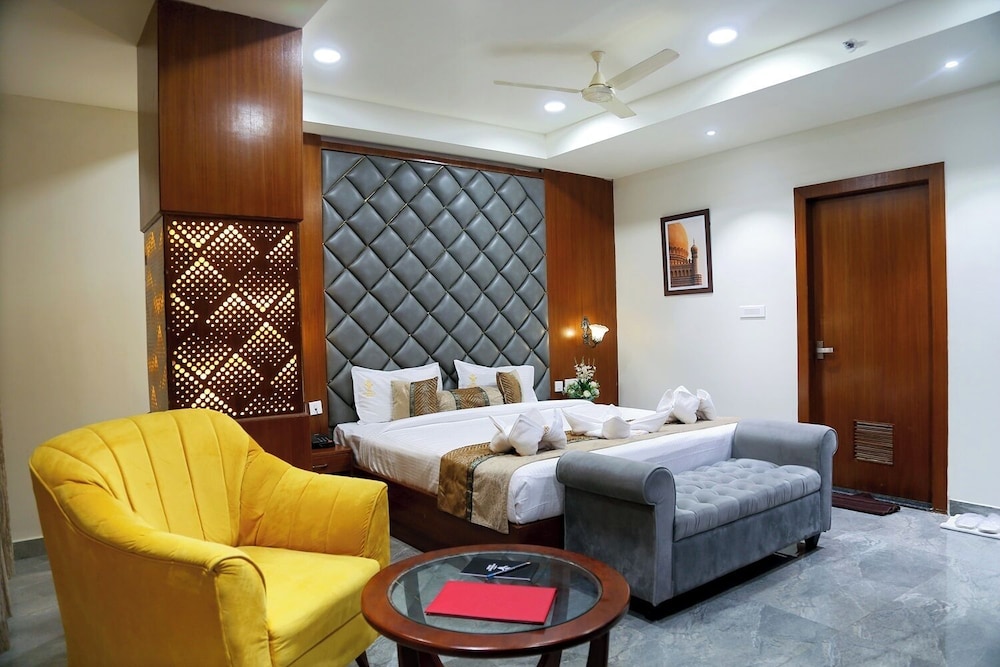 Hotel Hyderabad Grand 15/42
