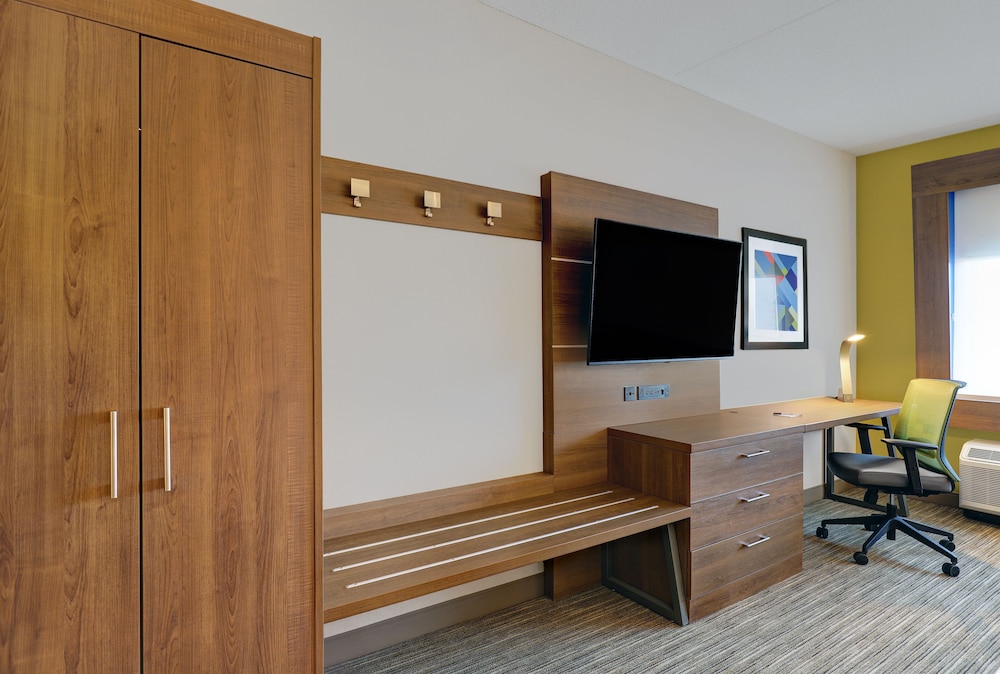 Holiday Inn Express Kingston West 53/60