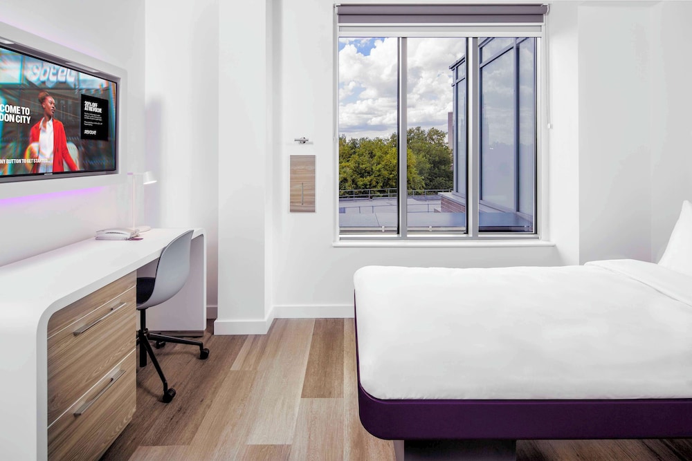 Premium, Queen Bed
