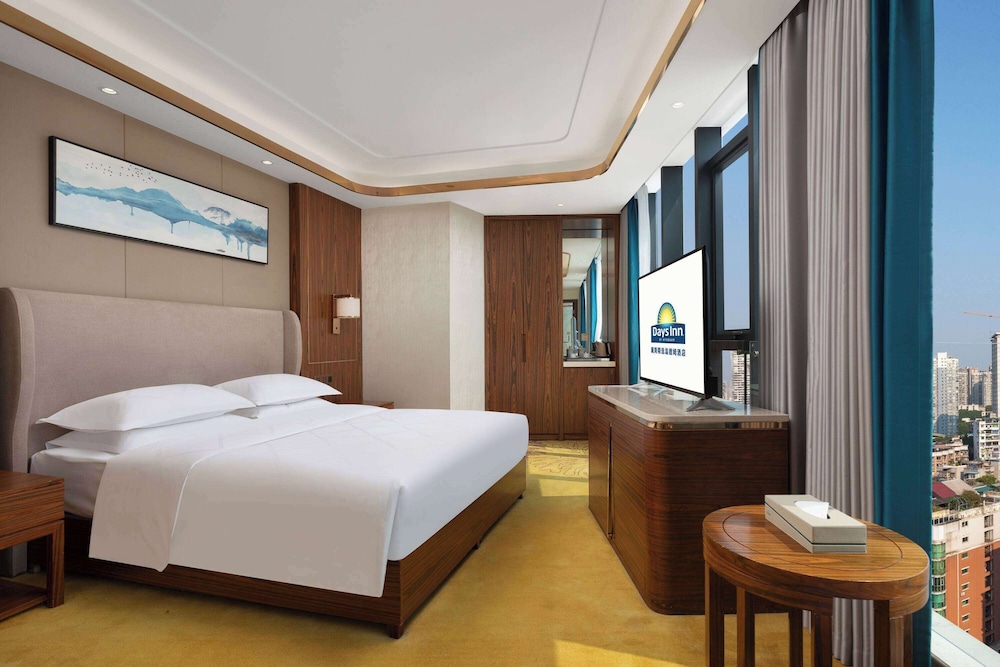 ROOM, KING BED, CITY VIEW