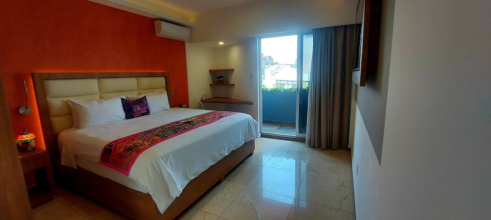 Suites Boutique Dawat 20/50