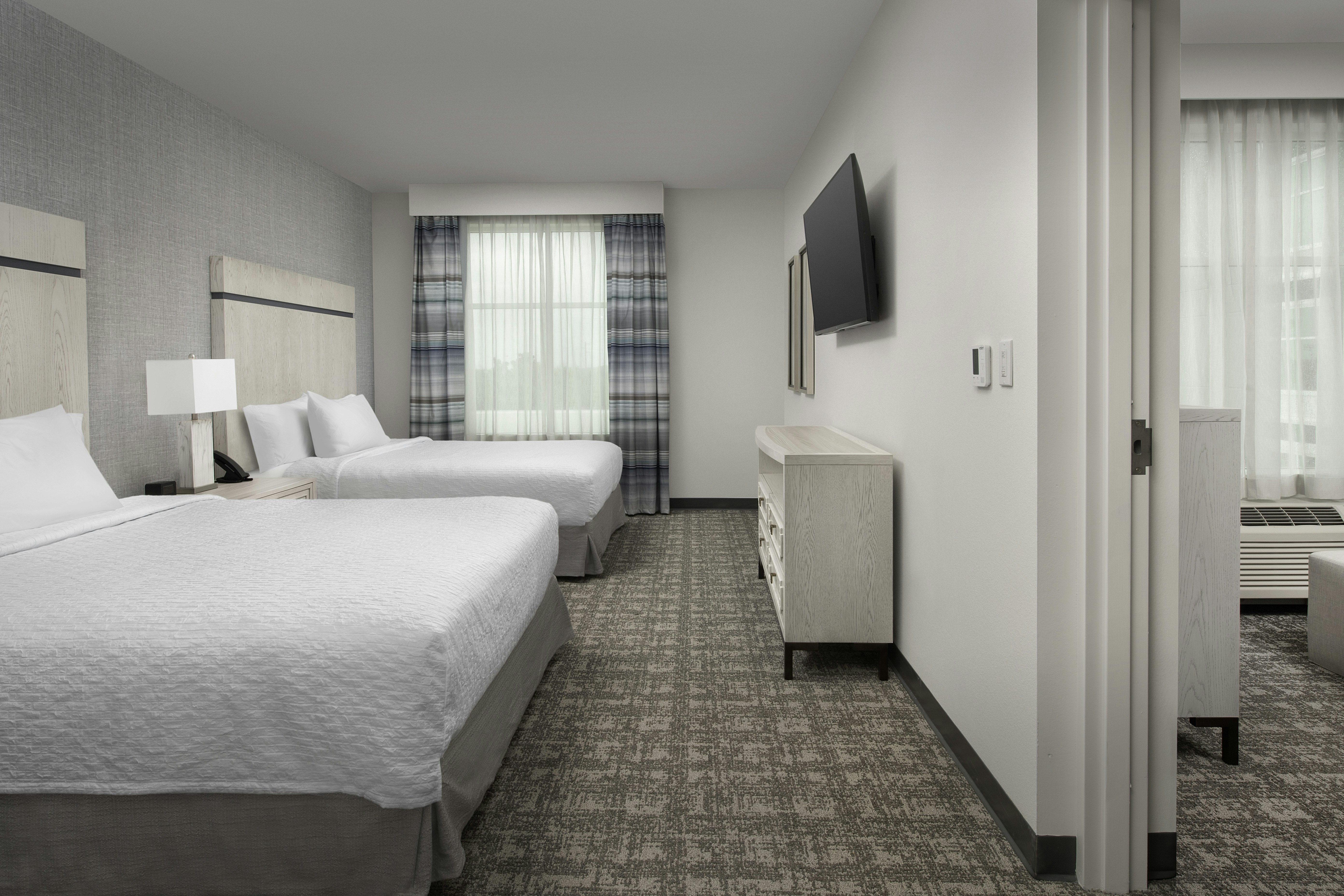 Suite, 2 Queen Beds, Accessible