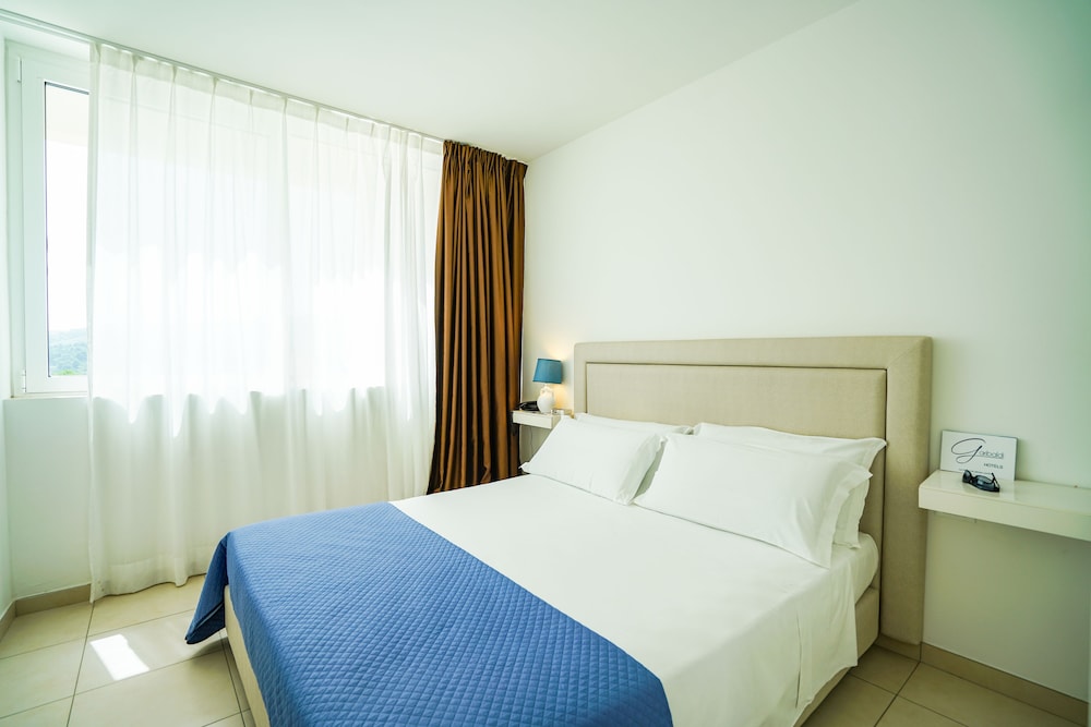 19 Summer Suites 15/60