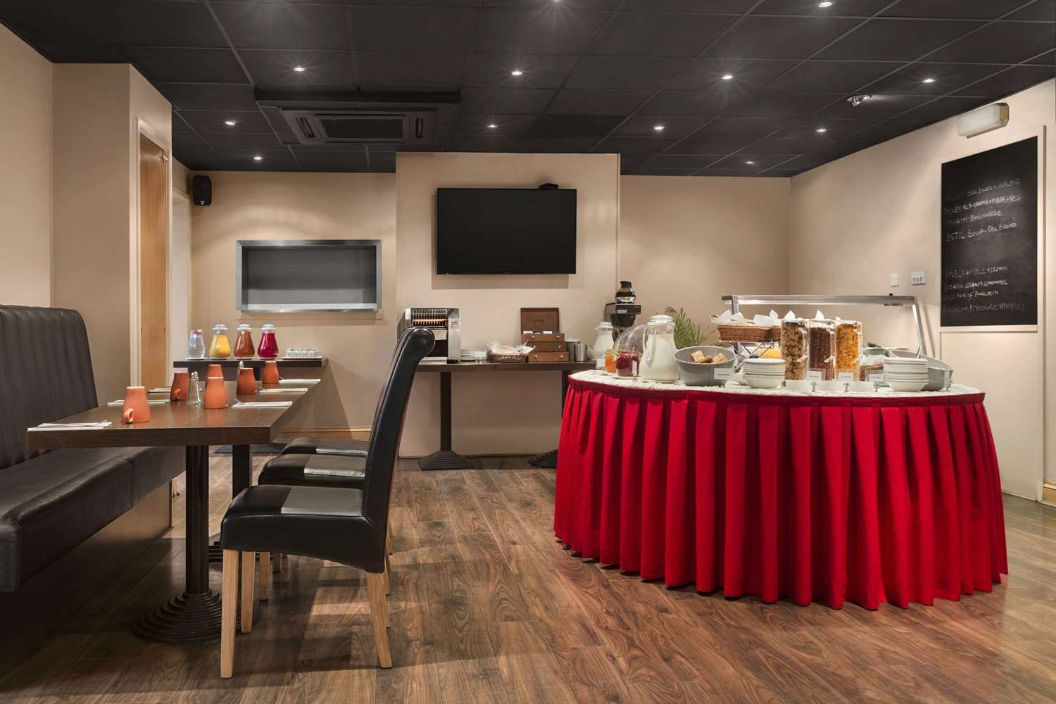 OYO Flagship London Finchley 16/20