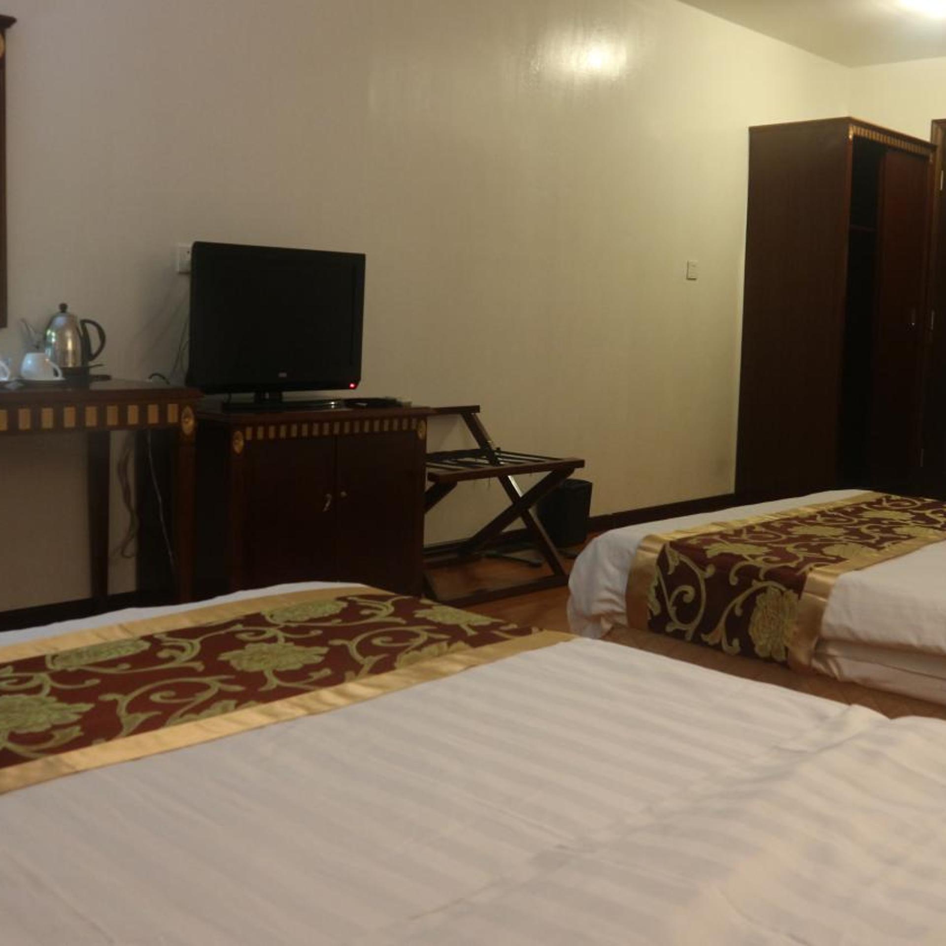 Excelsior Resort Hotel 16/32