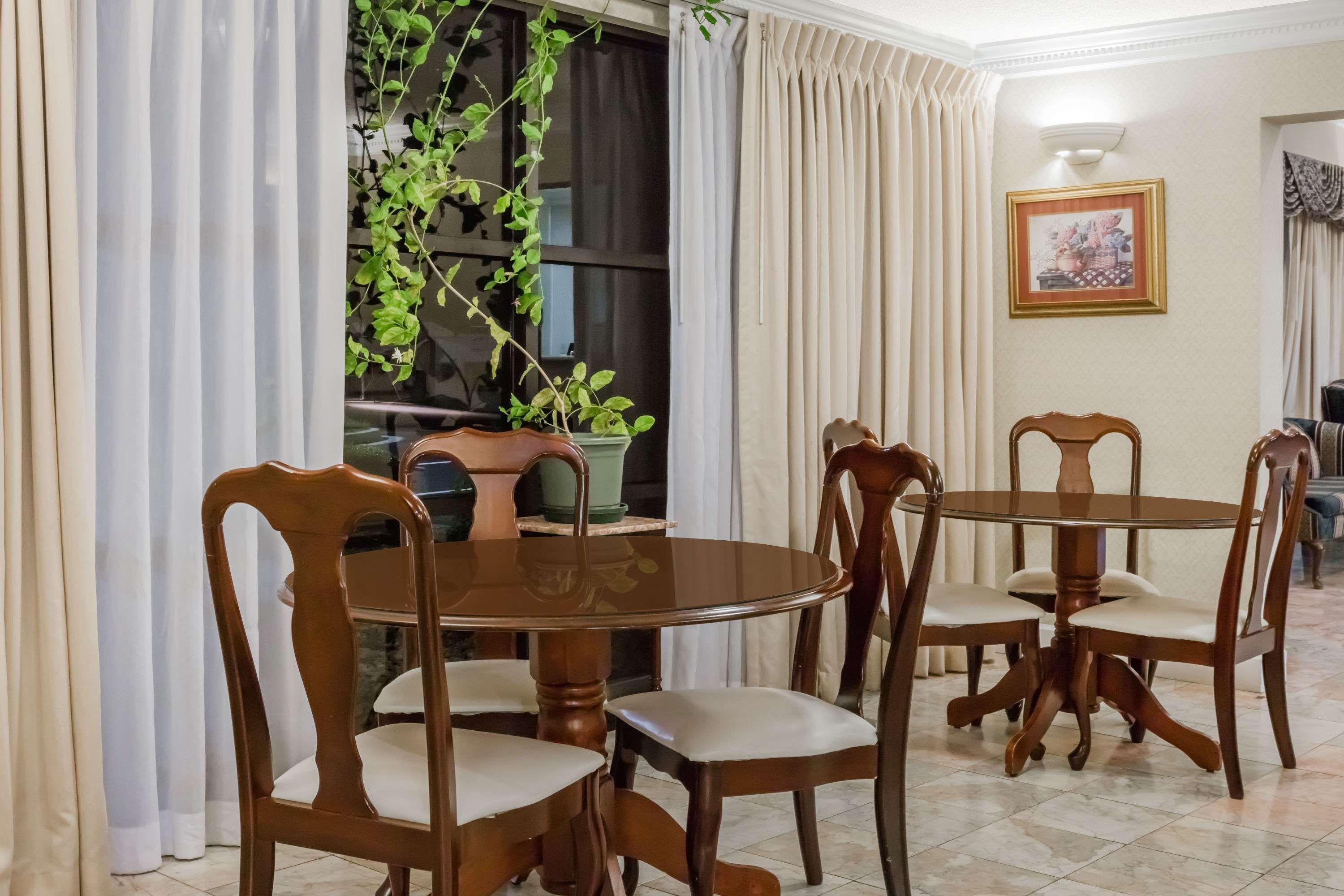 Days Inn by Wyndham Oneonta AL 16/18