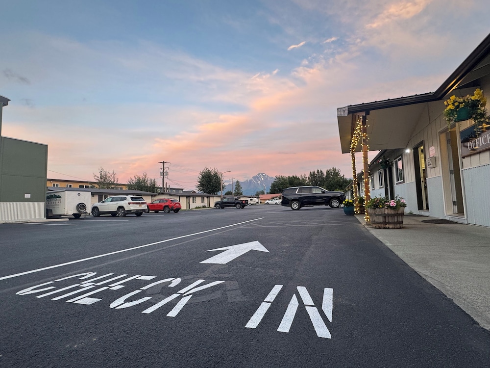 Pioneer Motel 35/43
