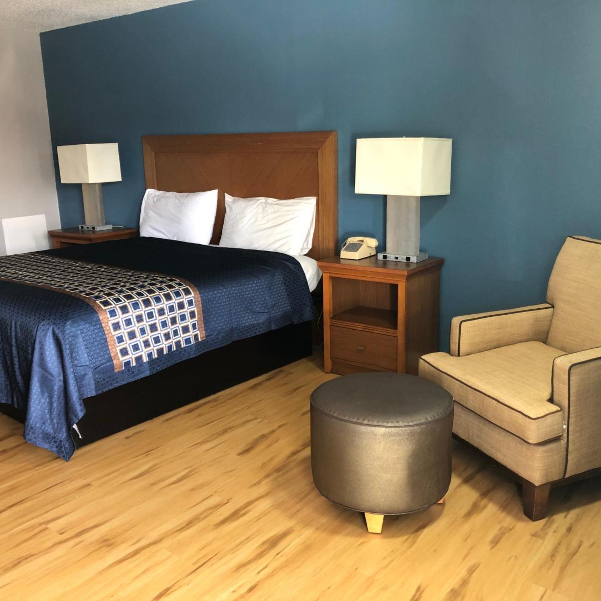 Relax Inn Savannah 7/19