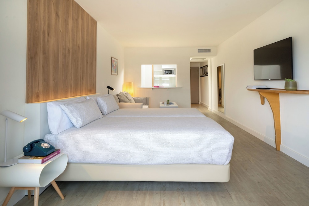 Innside by Melia Wave Calvia 21/76