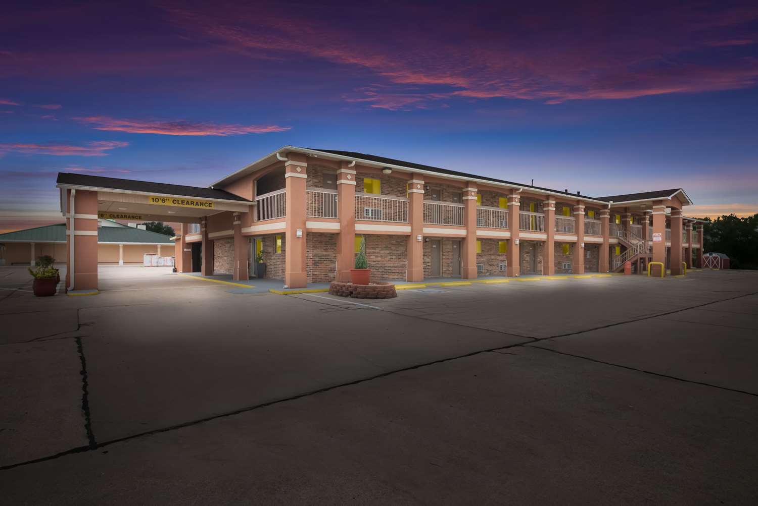 SureStay Hotel by Best Western Rockdale 1/13