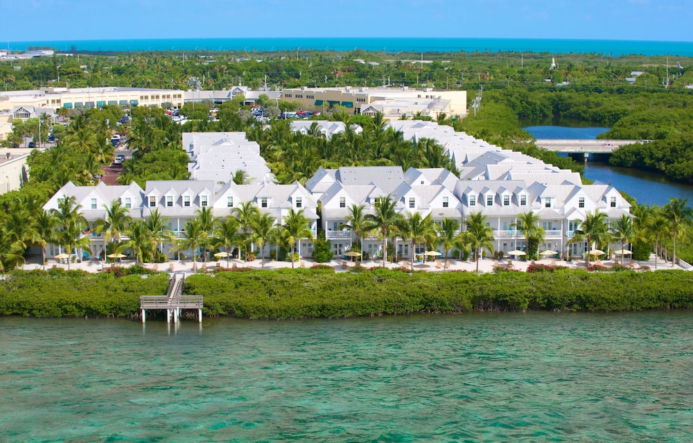 Parrot Key Hotel & Villas 64/70