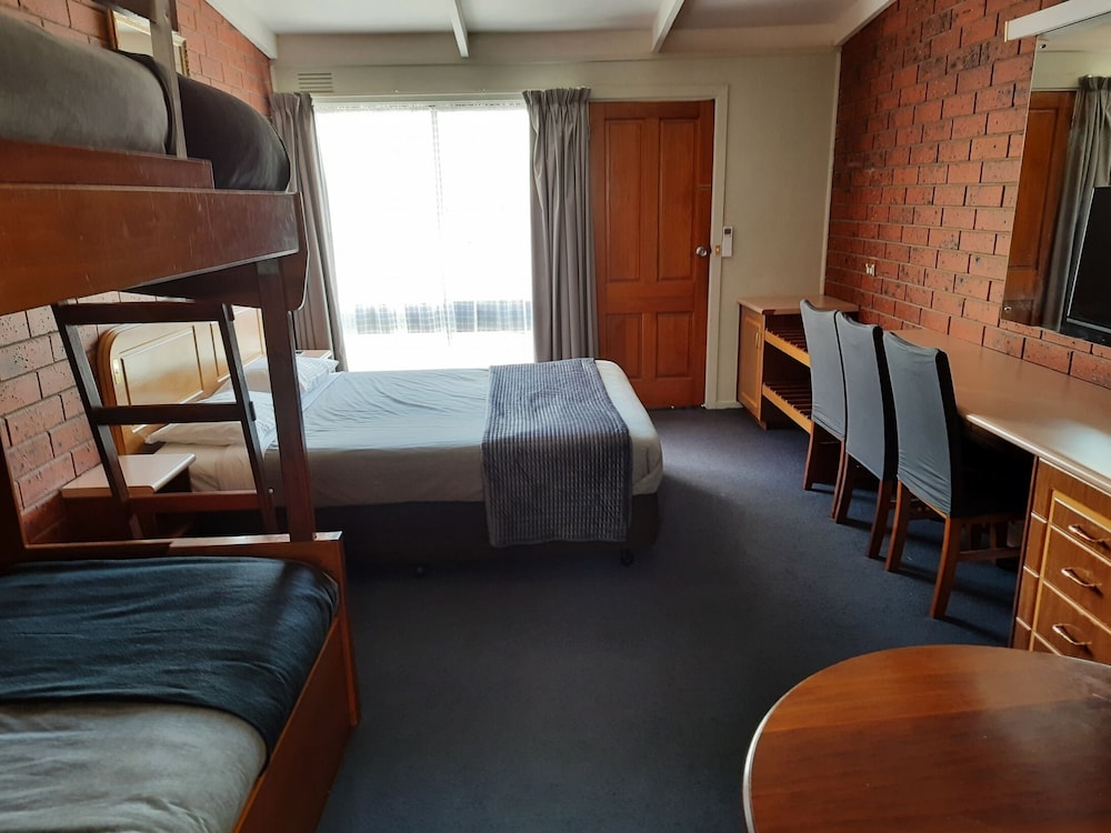 THE ABBOTSWOOD MOTOR INN 14/36