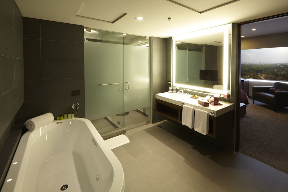 جناح بسرير كينج، Presidente Intercontinental Mexico City 7/10