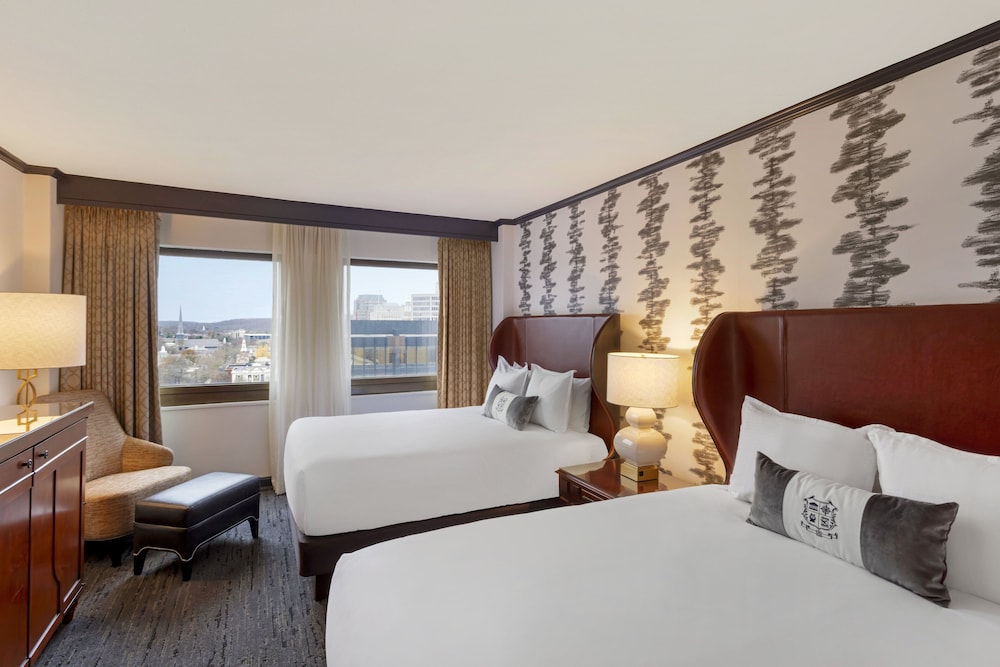 Room, 2 Queen Beds, Yadruple View