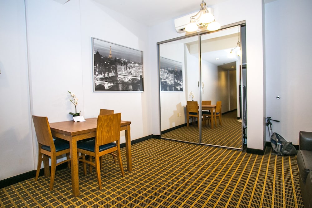 Pointe Plaza Hotel 29/32